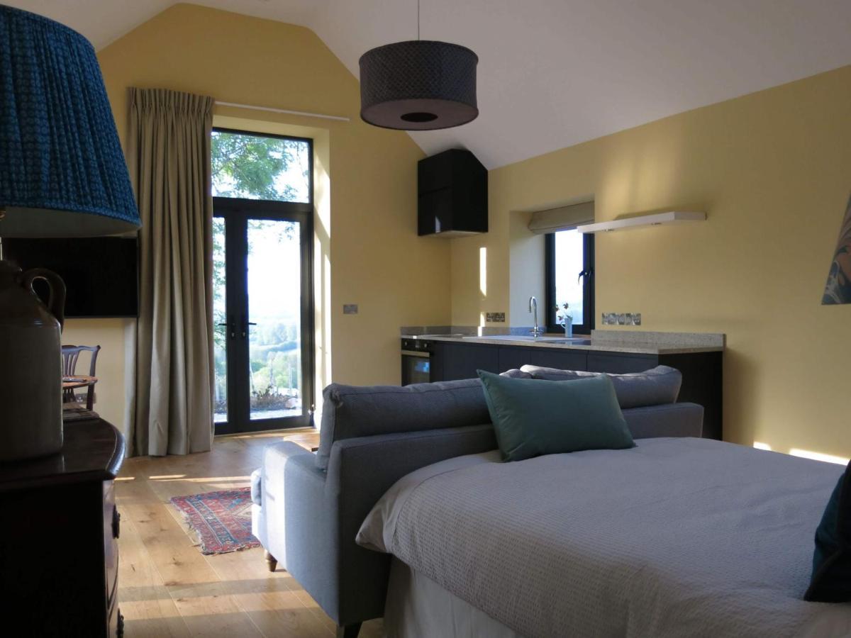 Meadow Barn Villa Аксминстър Екстериор снимка